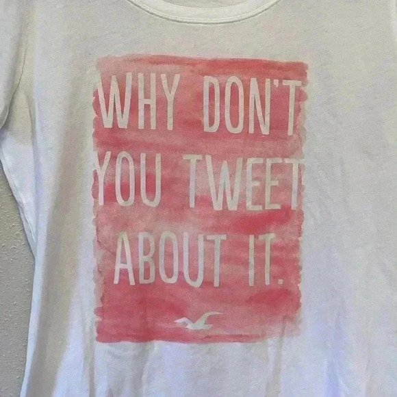 🛍3 for $20 HOLLISTER Women’s T-Shirt - Picture 1 of 4